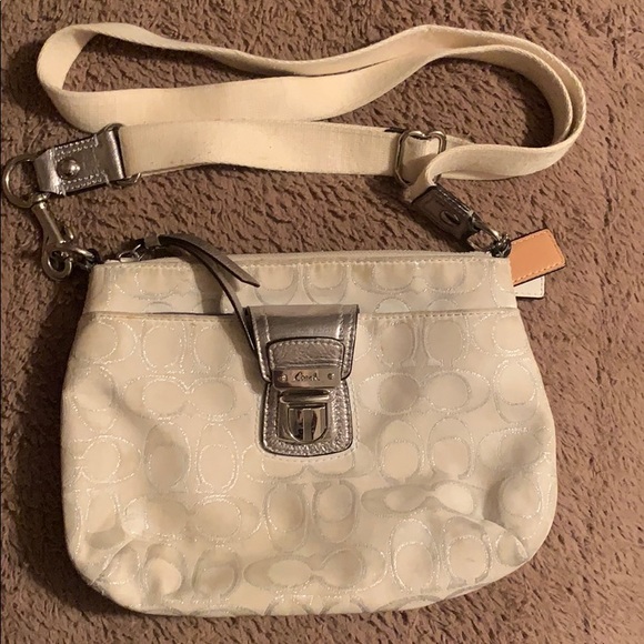 Authentic Coach Crossbody - Picture 1 of 3